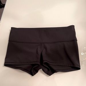 Lululemon spanx shorts